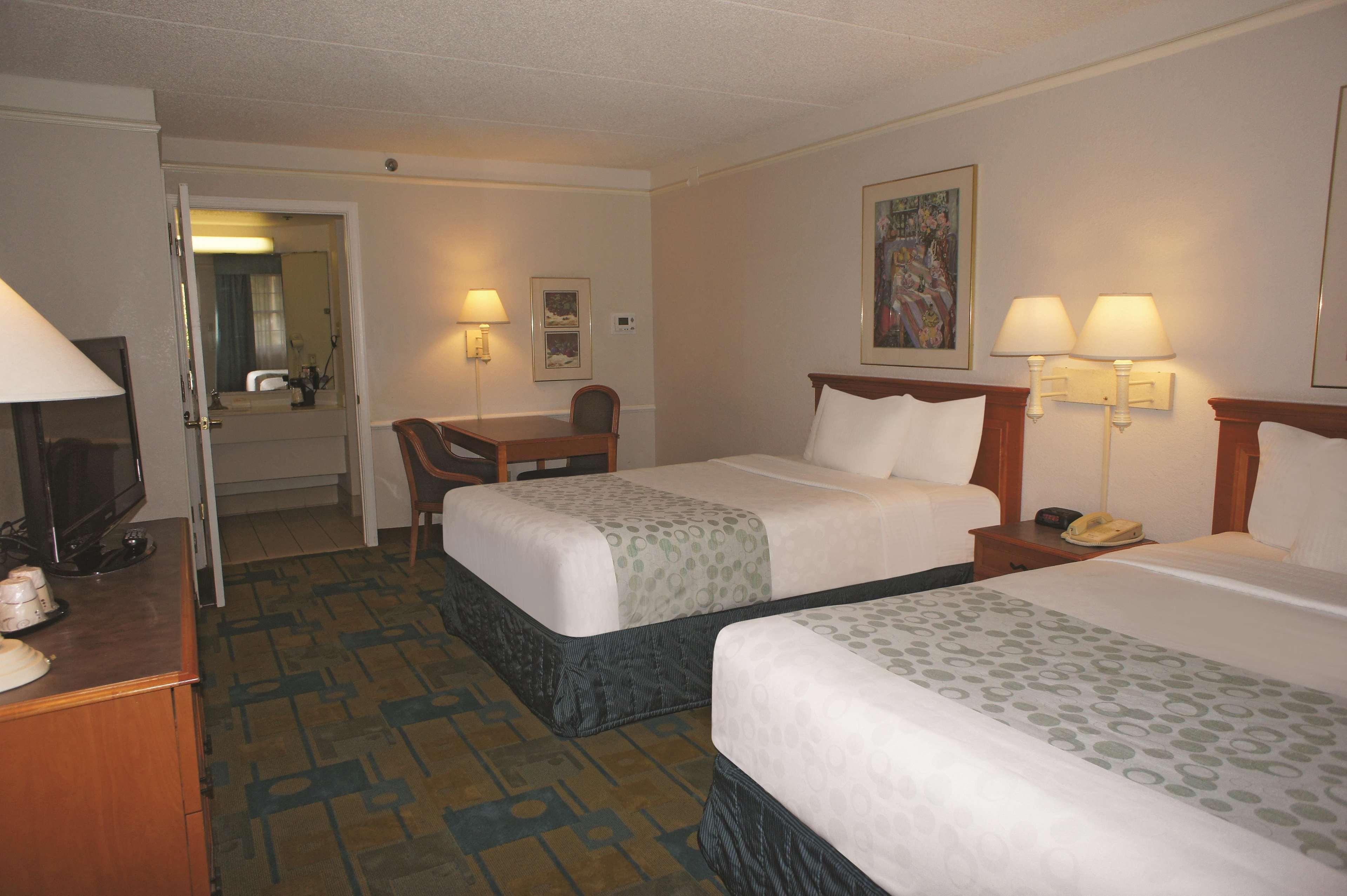Days Inn By Wyndham San Diego Vista Luaran gambar