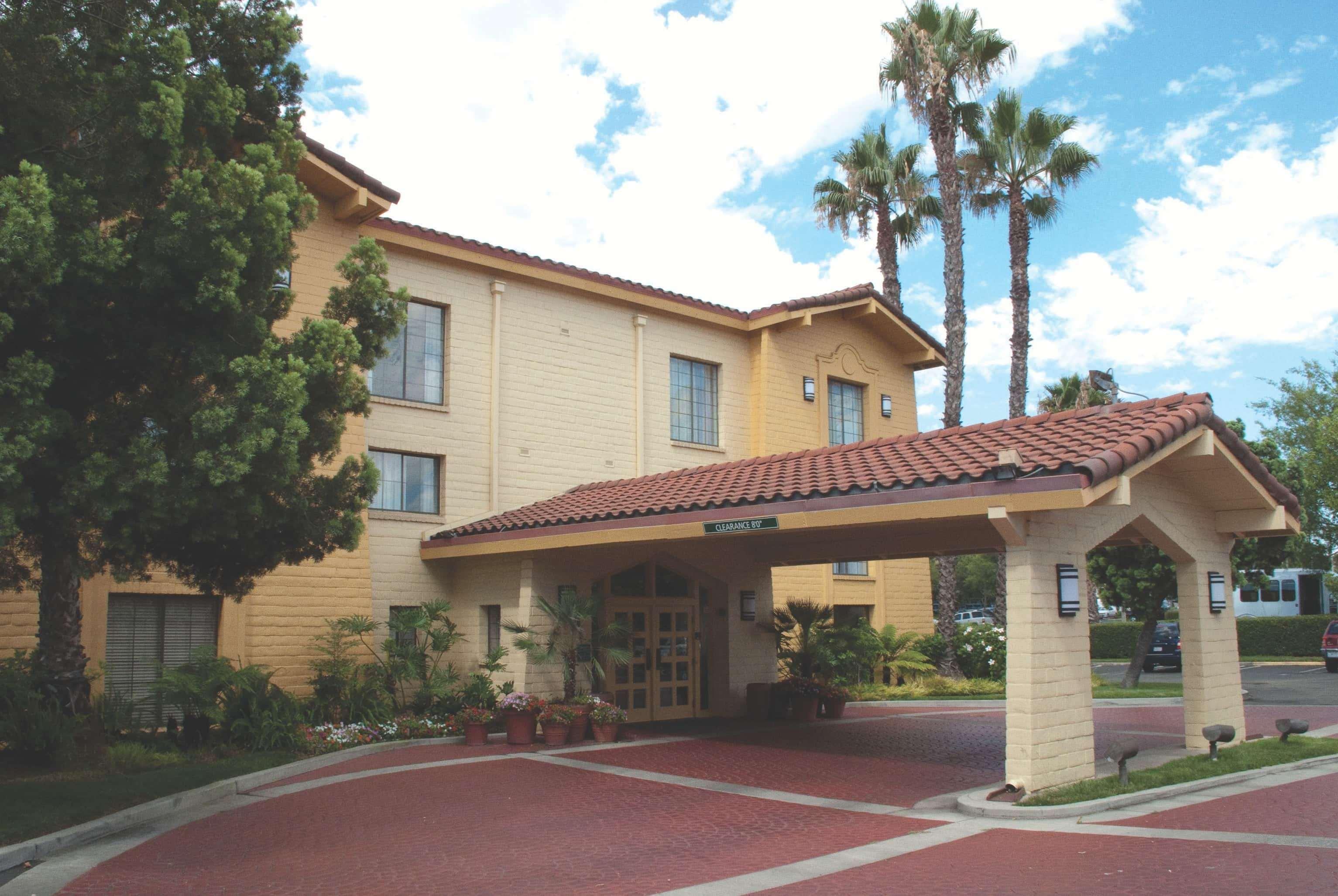 Days Inn By Wyndham San Diego Vista Luaran gambar