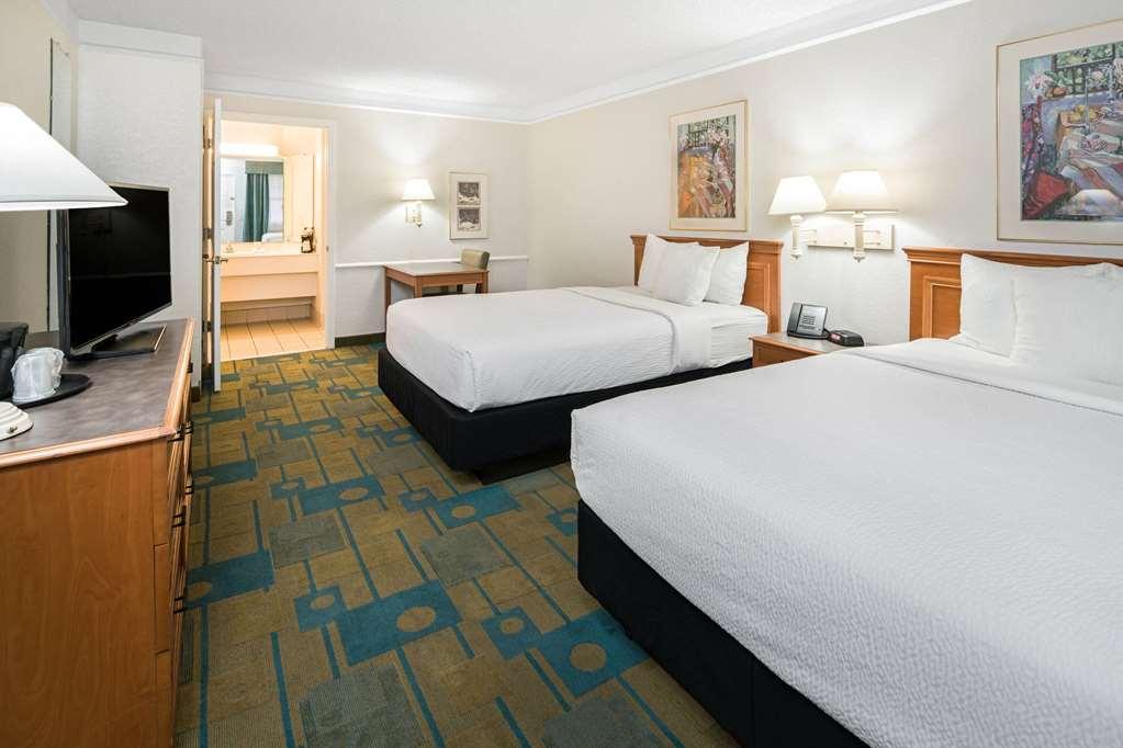 Days Inn By Wyndham San Diego Vista Bilik gambar