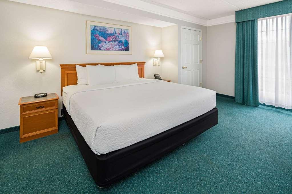 Days Inn By Wyndham San Diego Vista Bilik gambar
