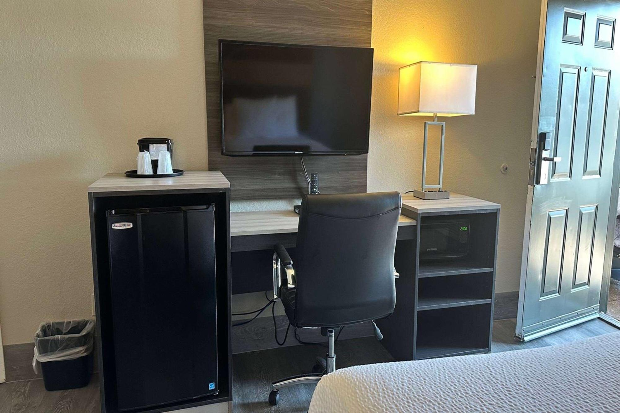 Days Inn By Wyndham San Diego Vista Luaran gambar