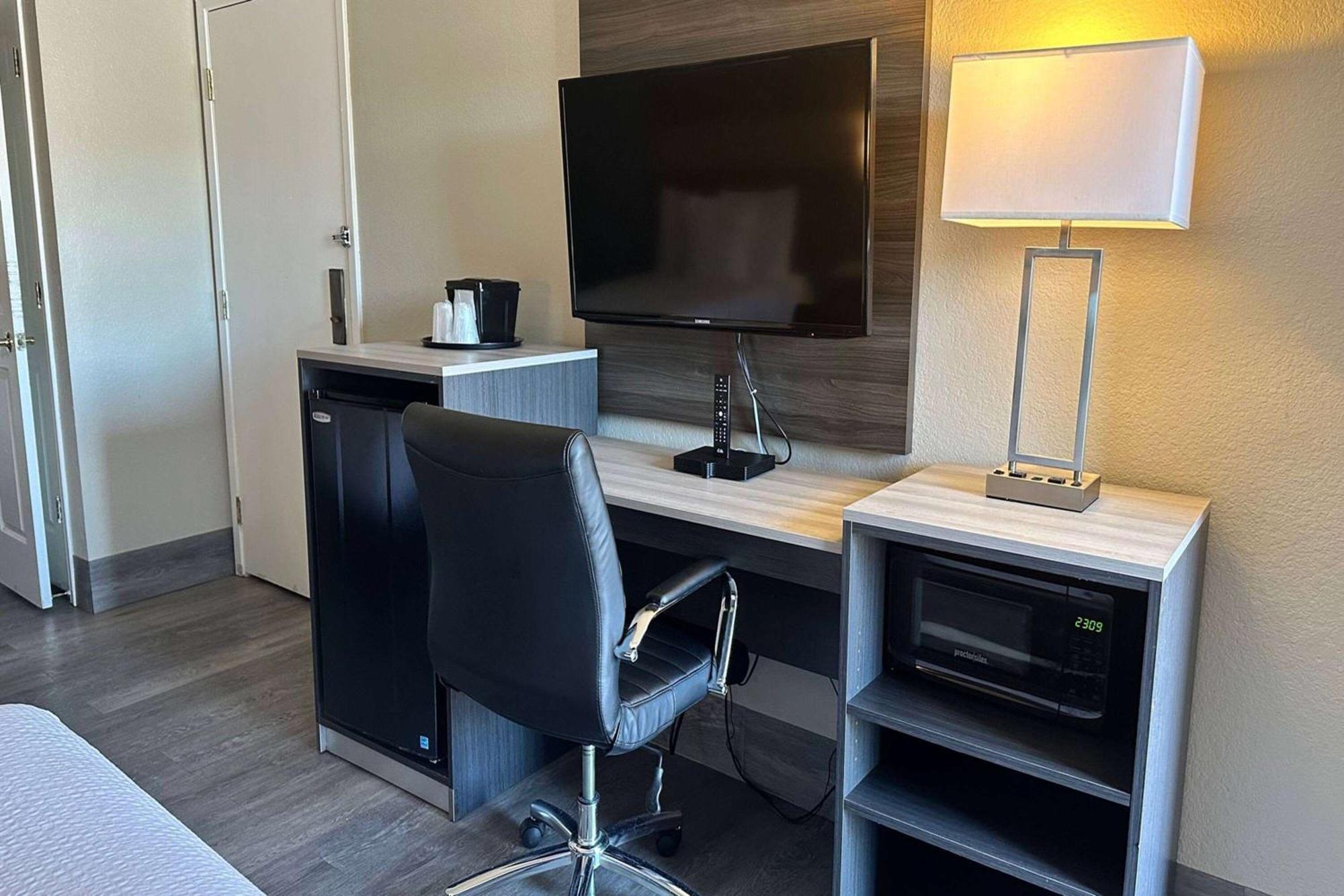 Days Inn By Wyndham San Diego Vista Luaran gambar