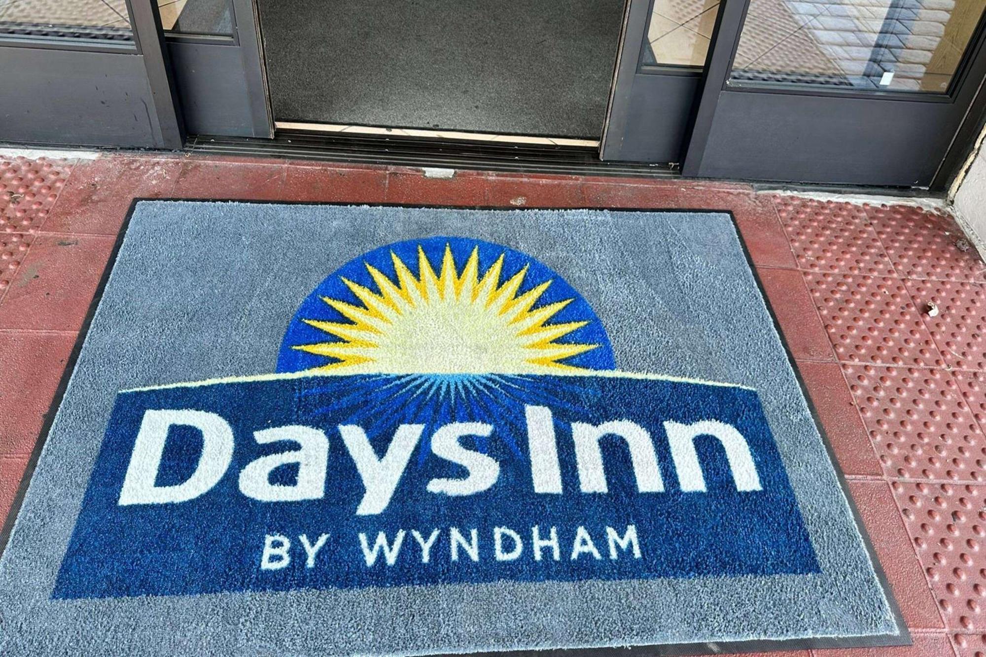 Days Inn By Wyndham San Diego Vista Luaran gambar