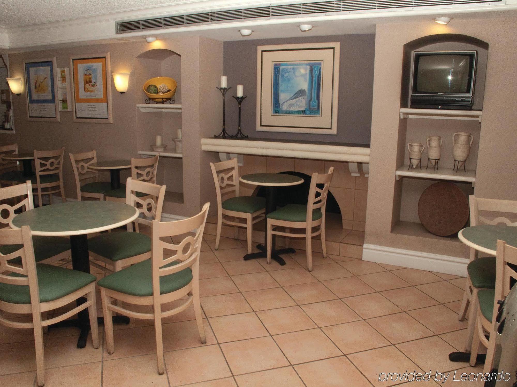 Days Inn By Wyndham San Diego Vista Luaran gambar